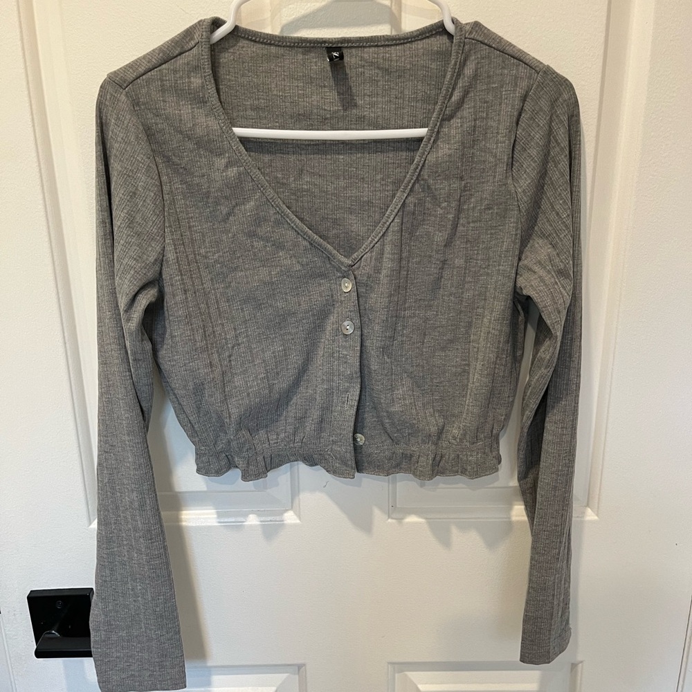 Gray Long Sleeve Button-Up Cropped Cardigan